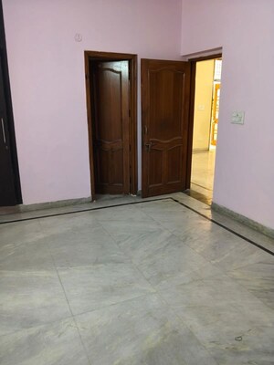 Room in 2 BHK Independent House at Sector 46 – for Rent