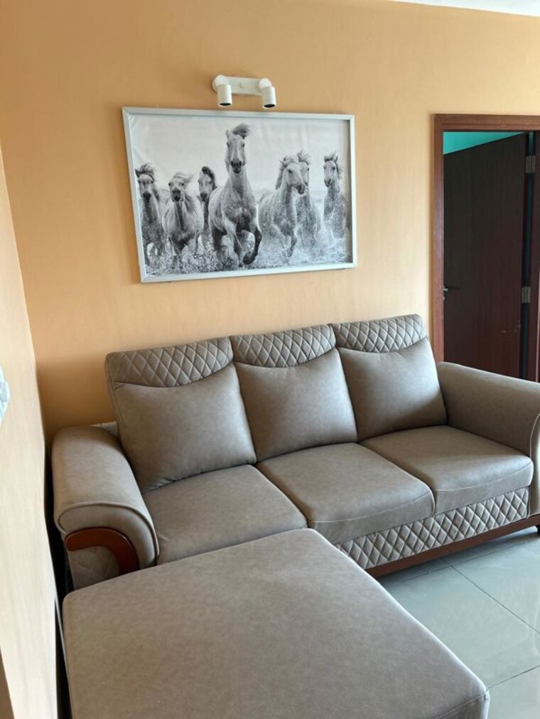 Living Room, prestige-royale-gardens 1 Bedroom 750 Sq.Ft. Apartment In Gantiganahalli Bangalore 10334192