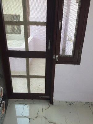 Room in 3 BHK Builder Floor at Sector 51 – for Rent