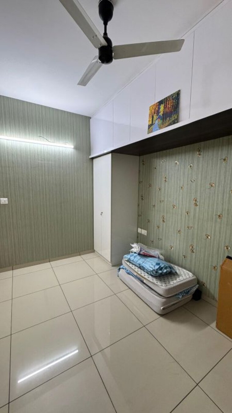 Kitchen, prestige-royale-gardens 2 Bedroom 1200 Sq.Ft. Apartment In Gantiganahalli Bangalore 10334235