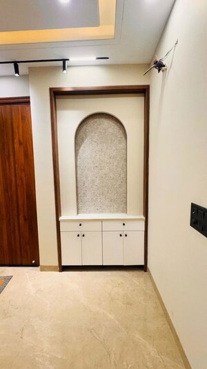 Furnished Amenities in 3.5 BHK Builder Floor at BPTP Astaire Gardens, Sector 70a – for Sale