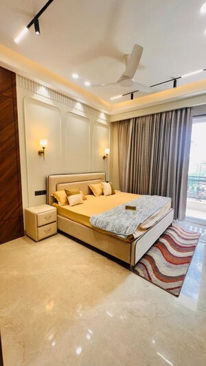 Bedroom in 3.5 BHK Builder Floor at BPTP Astaire Gardens, Sector 70a – for Sale