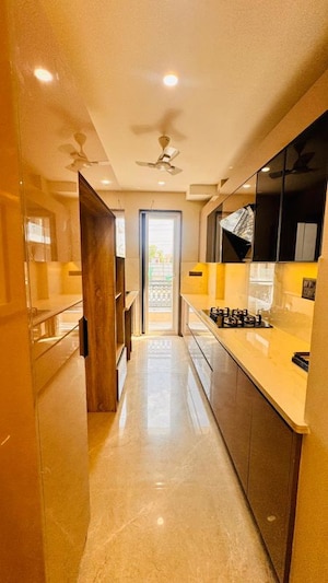 Team Area in 3.5 BHK Builder Floor at BPTP Astaire Gardens, Sector 70a – for Sale