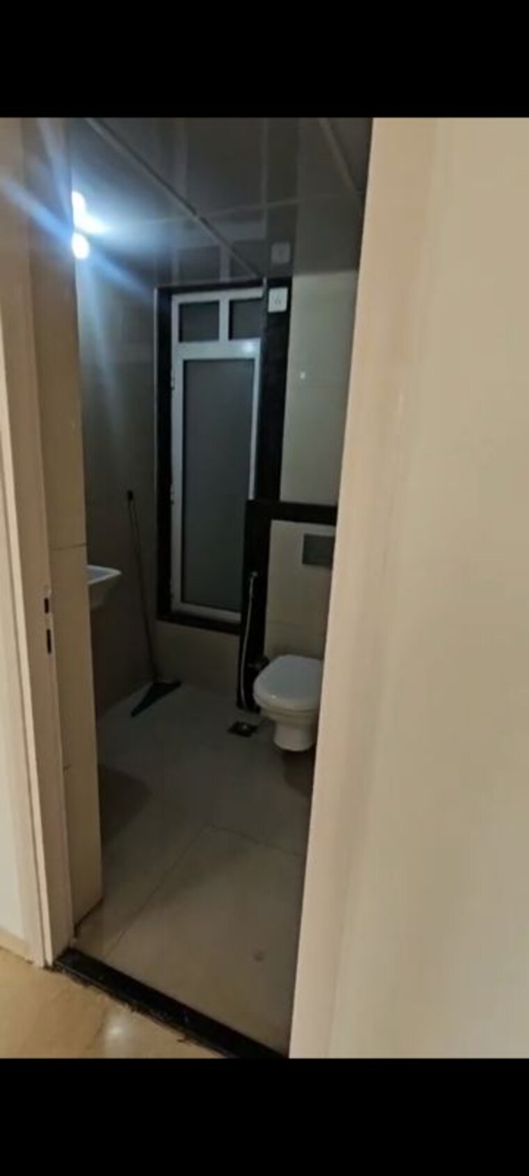 Bathroom, courtyard-by-narang-realty-and-the-wadhwa-group 2 Bedroom 1040 Sq.Ft. Apartment In Pokhran Road No Two Thane 10333555