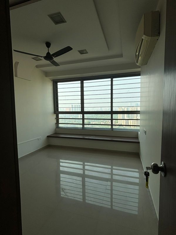 2.5 BHK + Store Room 1185 Sq.Ft. Apartment in Oberoi Realty Splendor