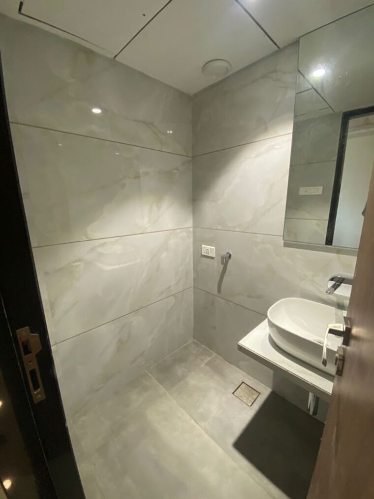Bathroom, vithaldas nagar 3 Bedroom 1220 Sq.Ft. Apartment In Vithaldas Nagar Mumbai 10334086