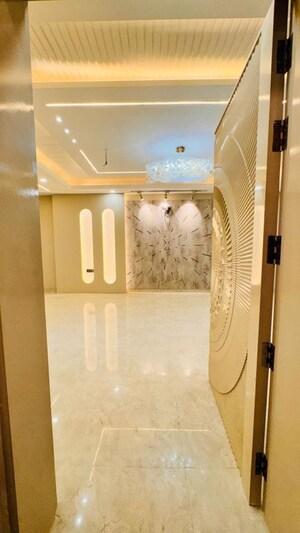 Bathroom in 3.5 BHK Builder Floor at Vipul World Floors, Sector 48 – for Sale