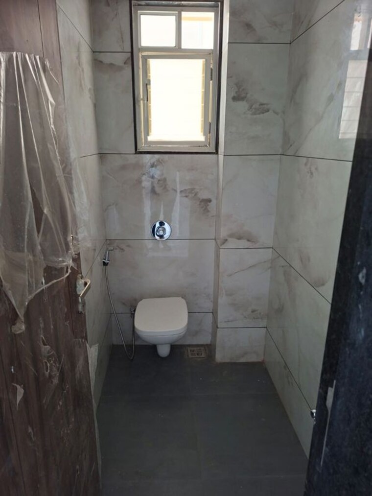 Bathroom, erandwane 2 Bedroom 1000 Sq.Ft. Apartment In Erandwane Pune 10334341