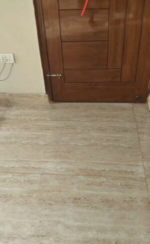 Room in 3 BHK Builder Floor at Sector 9a – for Rent