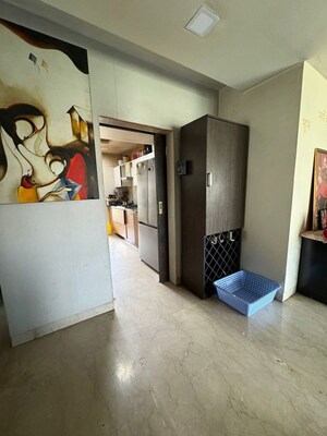 Room in 4 BHK Apartment at Bhagat CHS, Bandra West – for Rent