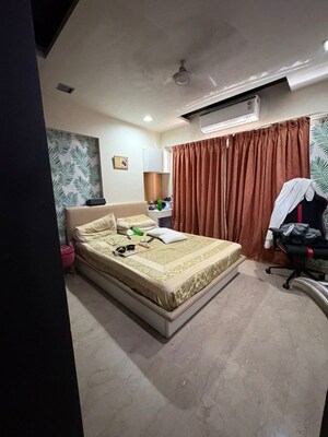 Bedroom in 4 BHK Apartment at Bhagat CHS, Bandra West – for Rent