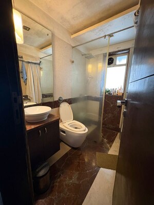 Team Area in 4 BHK Apartment at Bhagat CHS, Bandra West – for Rent