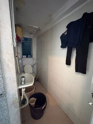 Bathroom in 4 BHK Apartment at Bhagat CHS, Bandra West – for Rent