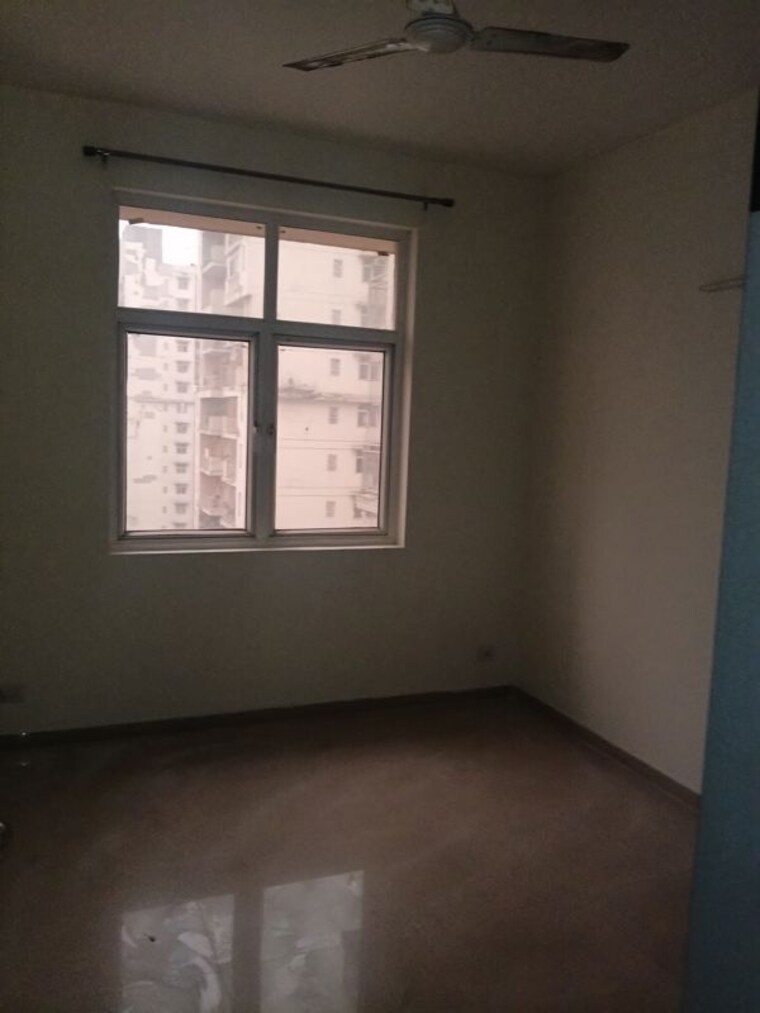 Room, sector 16c greater noida 3 Bedroom 1545 Sq.Ft. Apartment In Sector 16c Greater Noida Greater Noida 10334390