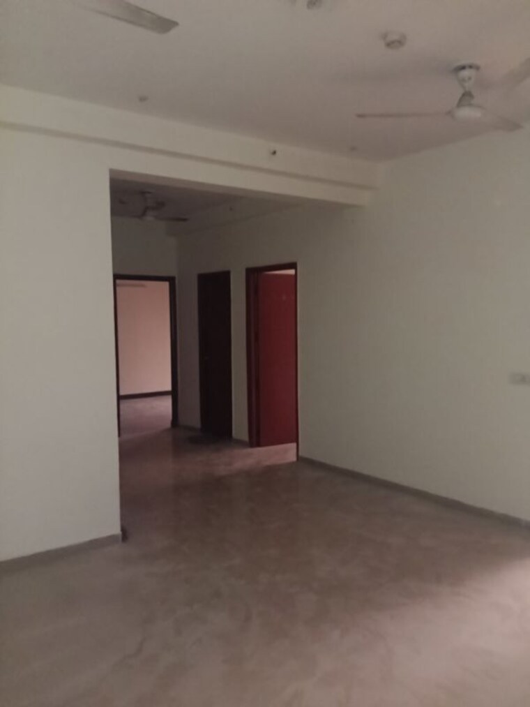 Room, sector 16c greater noida 3 Bedroom 1545 Sq.Ft. Apartment In Sector 16c Greater Noida Greater Noida 10334390