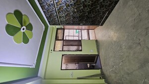 Furnished Amenities in 1 BHK Builder Floor at Dilshad Colony – for Sale