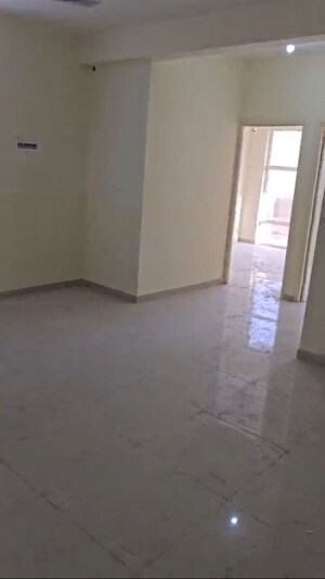 Room in 2 BHK Apartment at Pyramid Midtown, Sector 59 – for Rent