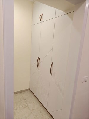 Bathroom in 3 BHK Apartment at Experion Capital, Gomti Nagar – for Rent