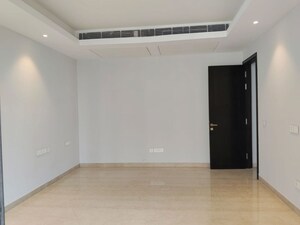 Room in 3 BHK Apartment at Suncity Platinum Towers, Sector 28 – for Rent