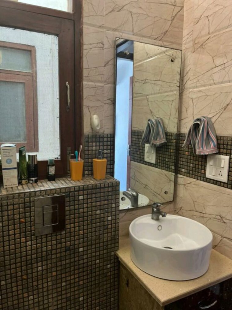 Bathroom, uppal-southend 4 Bedroom 2800 Sq.Ft. Builder Floor In Sector 49 Gurgaon 10334542
