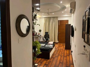 Team Area in 4 BHK Builder Floor at Uppal Southend, Sector 49 – for Sale