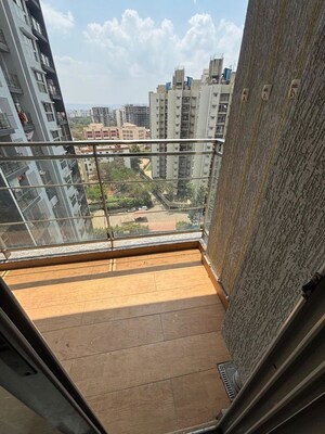 Balcony in 3.5 BHK Apartment at Amanora Ascent Towers, Hadapsar – for Rent