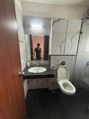 Bathroom in 3.5 BHK Apartment at Amanora Ascent Towers, Hadapsar – for Rent