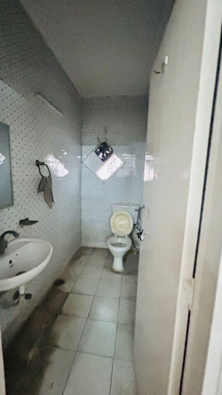 Bathroom, malviya nagar Commercial Office Space 1200 Sq.Ft. In Malviya Nagar Delhi 10334589