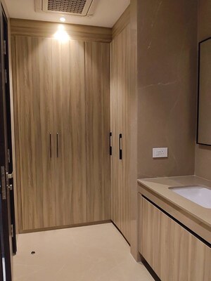 Room in 3 BHK Apartment at Suncity Platinum Towers, Sector 28 – for Rent