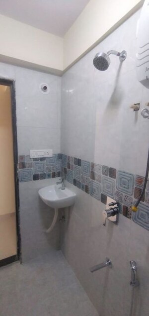 Bathroom in 3 BHK Apartment at Arihant Shankheshwar Heights, Chunabhatti – for Sale