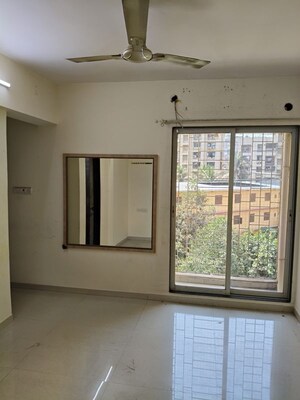 Room in 4 BHK Apartment at Cosmos Classique, Ghodbunder Road – for Sale