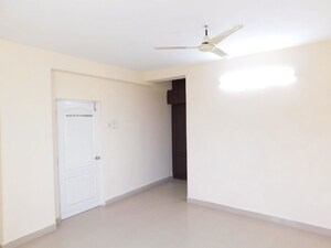 Room in 3 BHK Builder Floor at Kondapur – for Rent