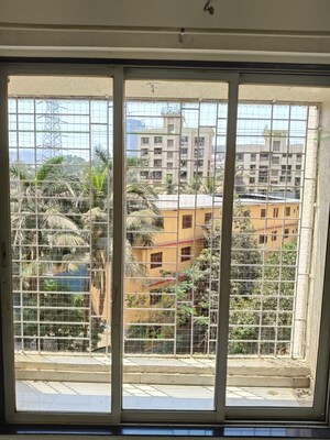 Room in 2 BHK Apartment at Cosmos Classique, Ghodbunder Road – for Rent
