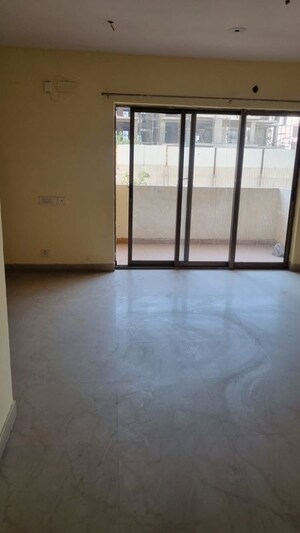 Room in 3 BHK Apartment at Eros Sampoornam, Sector 2 Greater Noida – for Rent