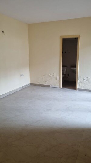 Room in 3 BHK Apartment at Eros Sampoornam, Sector 2 Greater Noida – for Rent