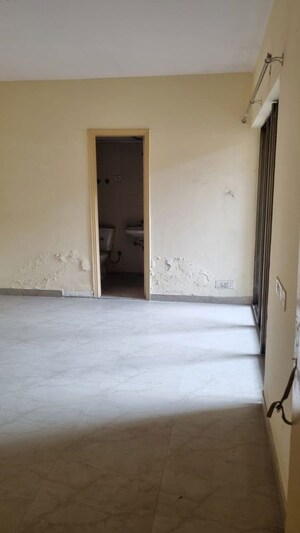 Room in 3 BHK Apartment at Eros Sampoornam, Sector 2 Greater Noida – for Rent