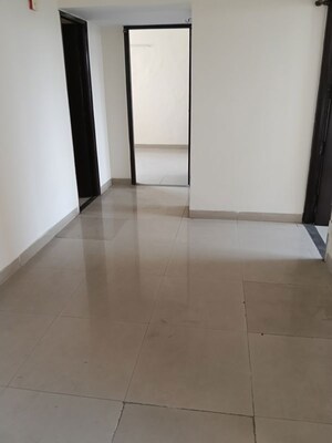 Room in 3 BHK Apartment at Unitech Uniworld Gardens 2, Sector 47 – for Rent