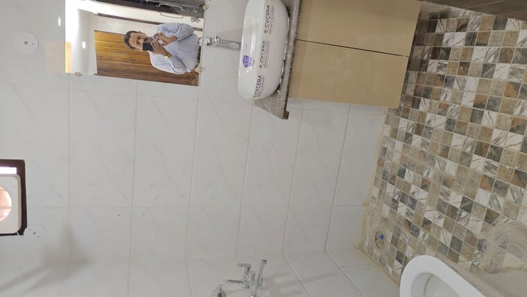 Bathroom, chattarpur 1 Bedroom 400 Sq.Ft. Builder Floor In Chattarpur Delhi 10334642