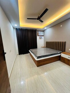 1 RkBuilder Floor For Rent in Saket