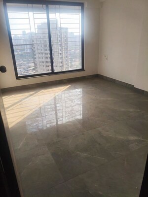 Room in 2 BHK Apartment at Runwal Greens, Mulund West – for Rent