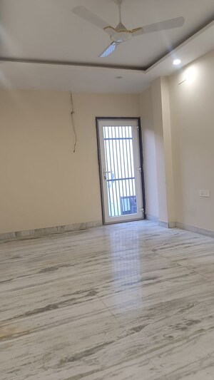 Room in 3 BHK Builder Floor at New Rajinder Nagar – for Rent