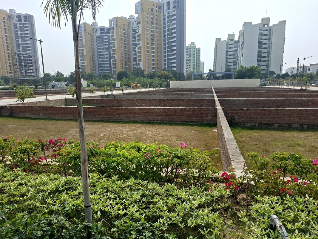 Plot For Sale in Sushant Golf City