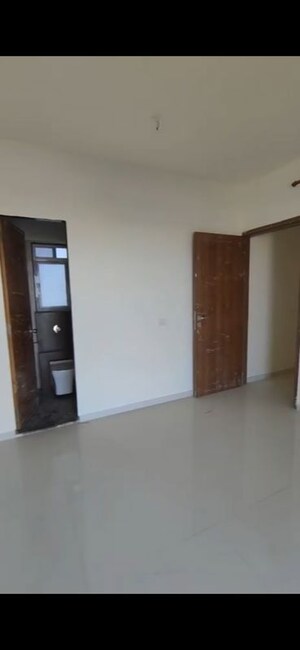 Room in 2 BHK Apartment at Gauri Excellency, Kandivali West – for Rent