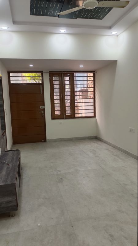 3 BHK + Pooja Room,Servant Room,Study Room,Store Room Builder Floor For Rent in New Rajinder Nagar