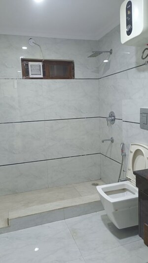 Bathroom in 3 BHK Builder Floor at New Rajinder Nagar – for Rent