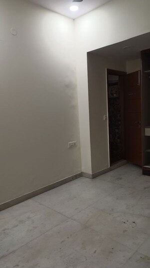 Room in 3 BHK Builder Floor at New Rajinder Nagar – for Rent