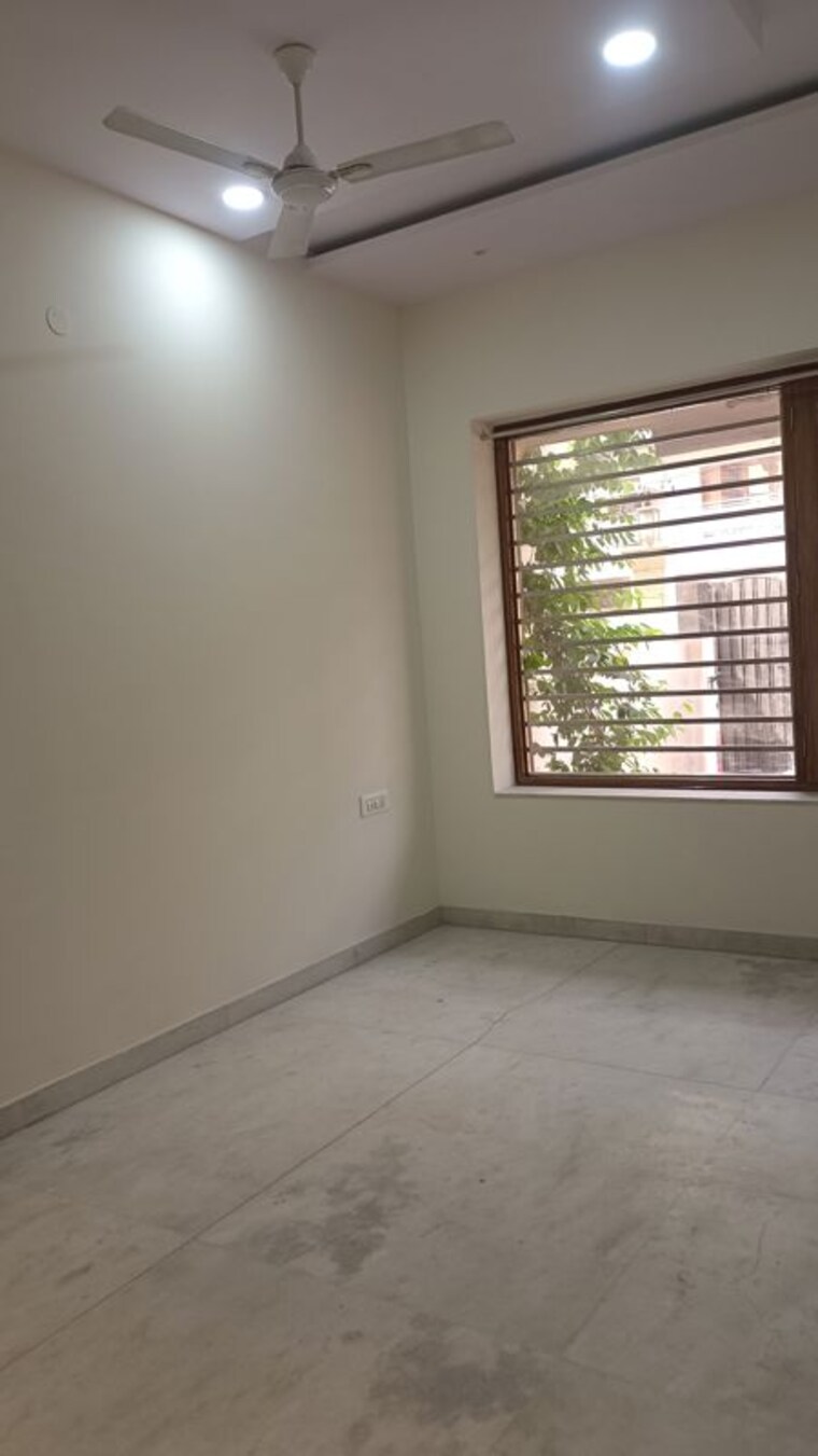Room, new rajinder nagar 3 Bedroom 1800 Sq.Ft. Builder Floor In New Rajinder Nagar Delhi 10334720