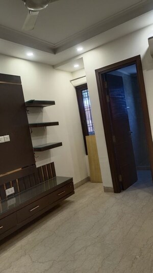 Furnished Amenities in 3 BHK Builder Floor at New Rajinder Nagar – for Rent