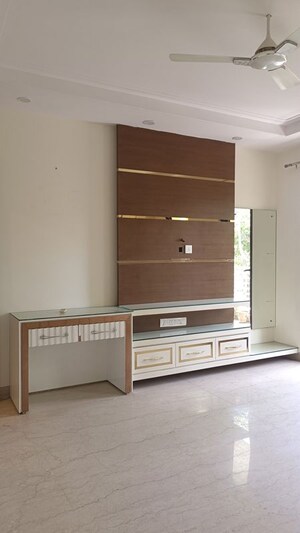 Room in 3 BHK Builder Floor at New Rajinder Nagar – for Rent