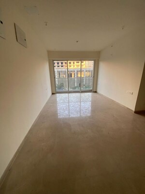 Room in 3 BHK Apartment at Hiranandani Highland, Powai – for Rent